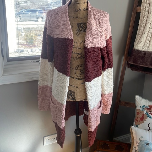 Absolutely Creative Worldwide Sweaters - Multi color sweater with pockets